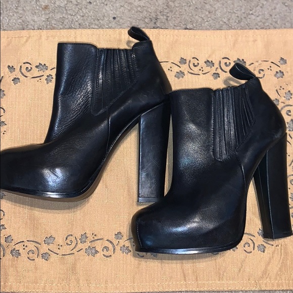 ✨Steve Madden Platform slip on booties - Picture 4 of 6